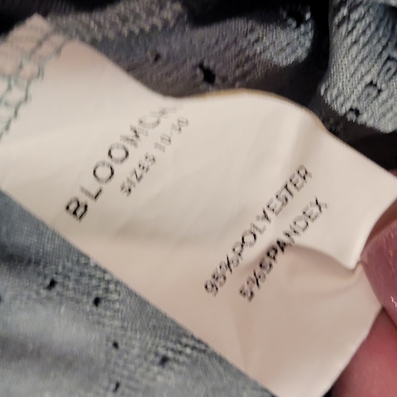 BloomChic Green Lace Top - Picture 4 of 9